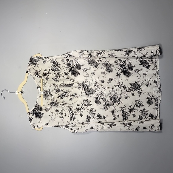 Roz & Ali Tops - Roz & Ali Women's Floral Black & Ivory Cream Short Sleeve Ruffle Blouse